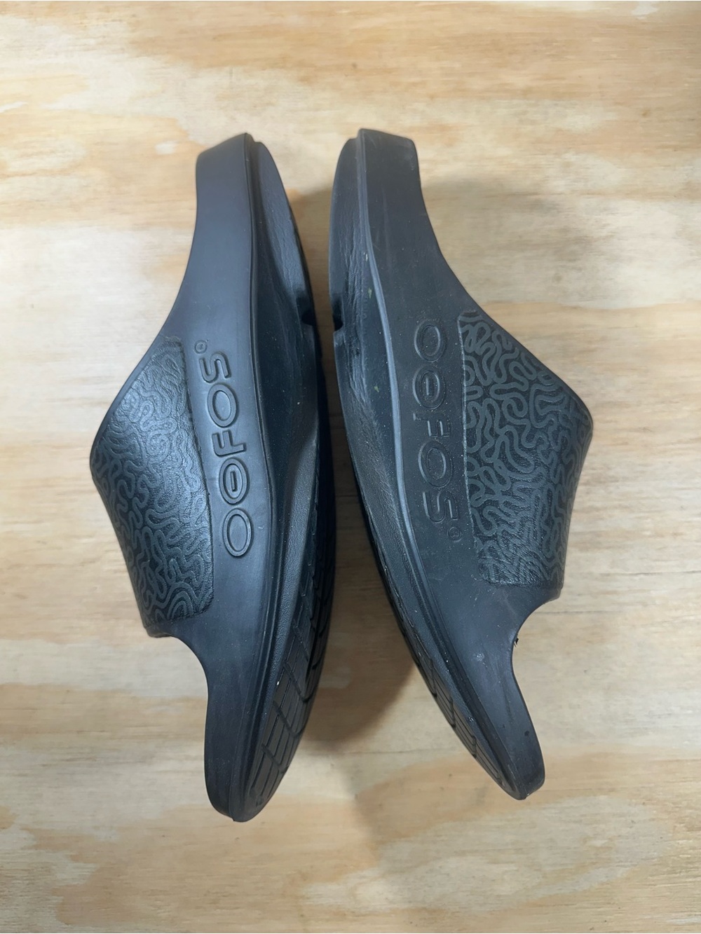 OOFOS Black Slide Sandals Men’s Size 9 - Picture 4 of 7